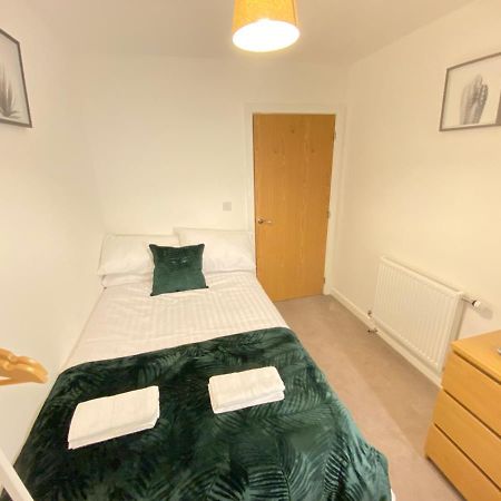 3 Bedrooms Double Or Single Beds, 2 Parking Spaces! Wifi & Smart Tv'S, Balcony Portsmouth Extérieur photo