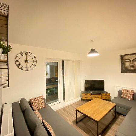 3 Bedrooms Double Or Single Beds, 2 Parking Spaces! Wifi & Smart Tv'S, Balcony Portsmouth Extérieur photo
