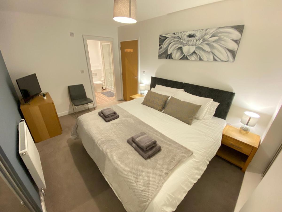 3 Bedrooms Double Or Single Beds, 2 Parking Spaces! Wifi & Smart Tv'S, Balcony Portsmouth Extérieur photo