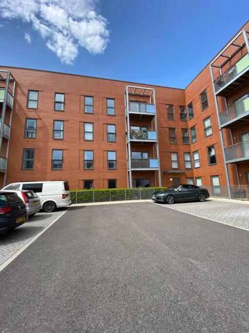 3 Bedrooms Double Or Single Beds, 2 Parking Spaces! Wifi & Smart Tv'S, Balcony Portsmouth Extérieur photo