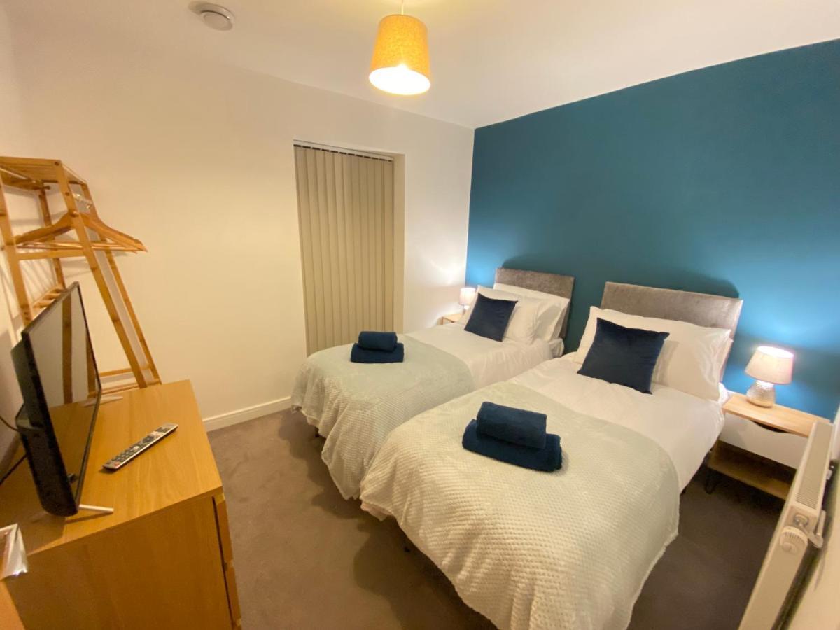 3 Bedrooms Double Or Single Beds, 2 Parking Spaces! Wifi & Smart Tv'S, Balcony Portsmouth Extérieur photo