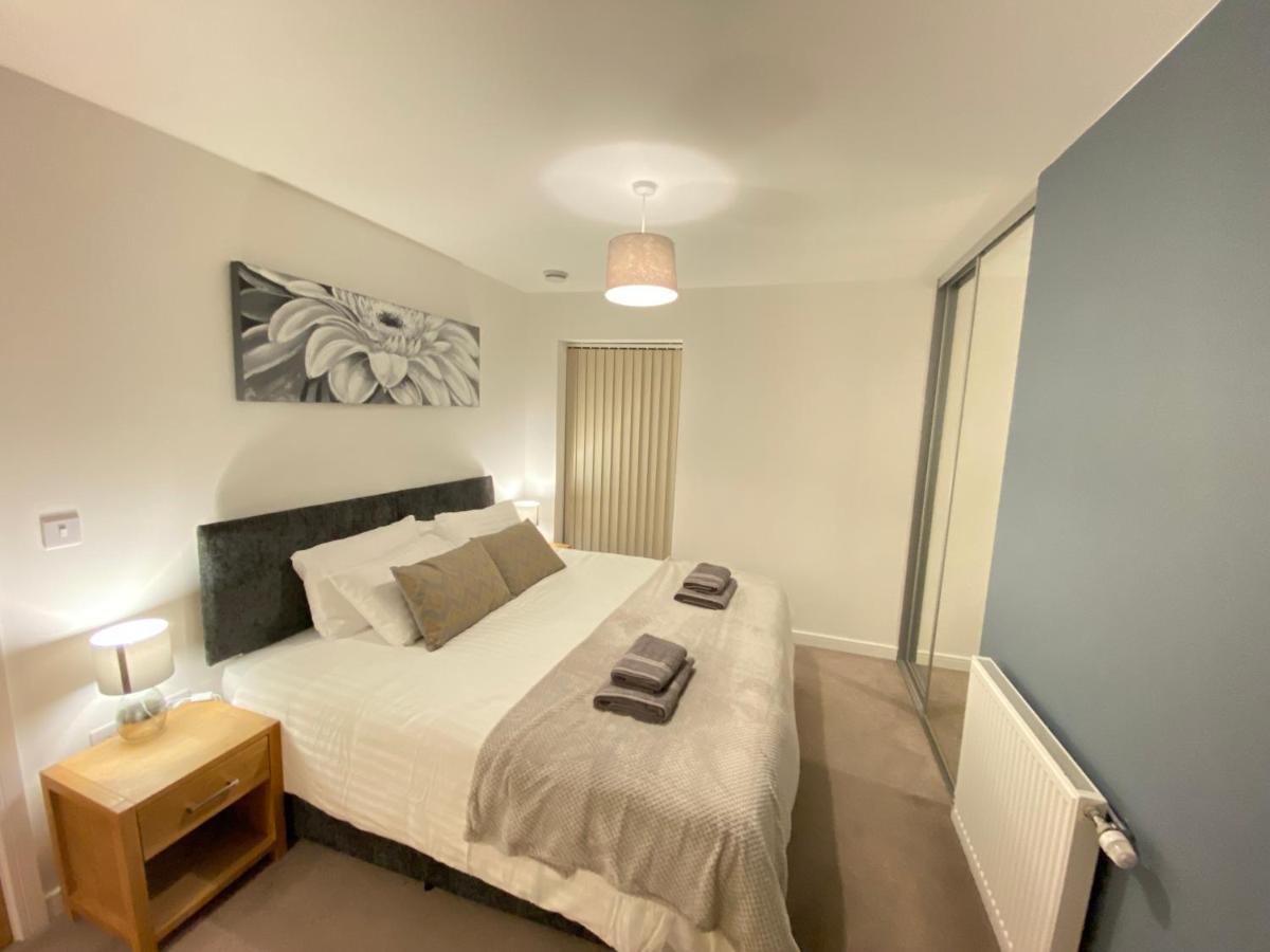 3 Bedrooms Double Or Single Beds, 2 Parking Spaces! Wifi & Smart Tv'S, Balcony Portsmouth Extérieur photo