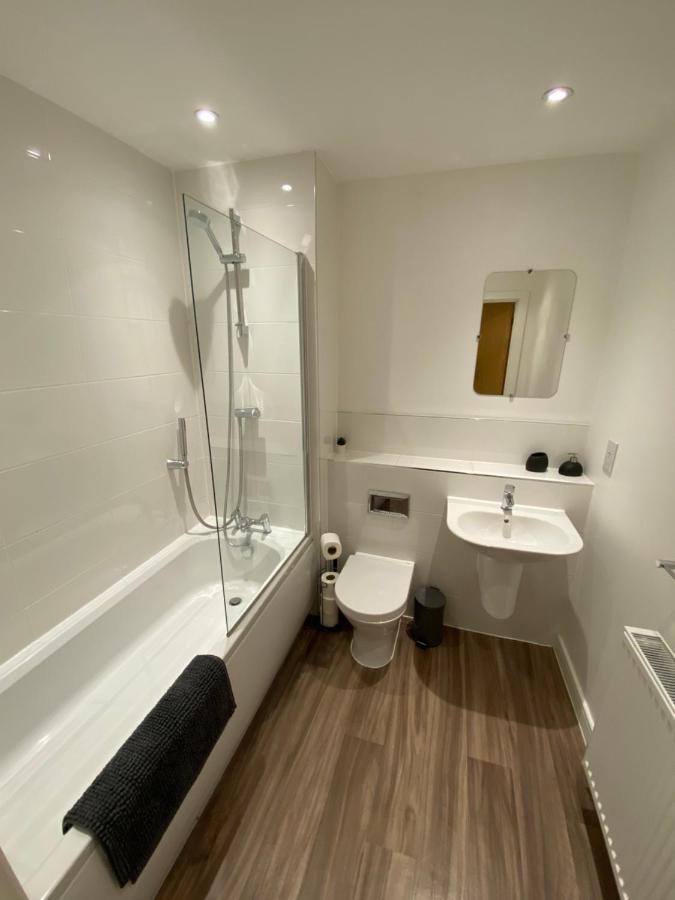 3 Bedrooms Double Or Single Beds, 2 Parking Spaces! Wifi & Smart Tv'S, Balcony Portsmouth Extérieur photo